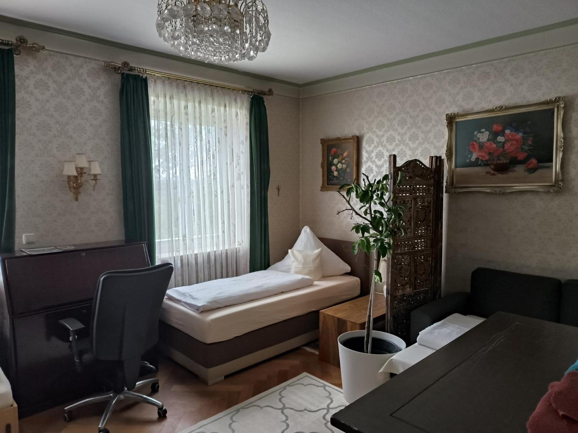 Pension Haus Gertrud Donauwörth 外观 照片